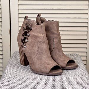 G by Guess Open Toe Bungee Ankle Boots Booties Brown Beige Women Size 6.5